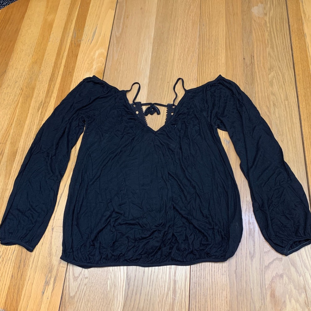 Free People Black Cold Shoulder Crochet Lace V-Neck Long Sleeve Top Size Small‎